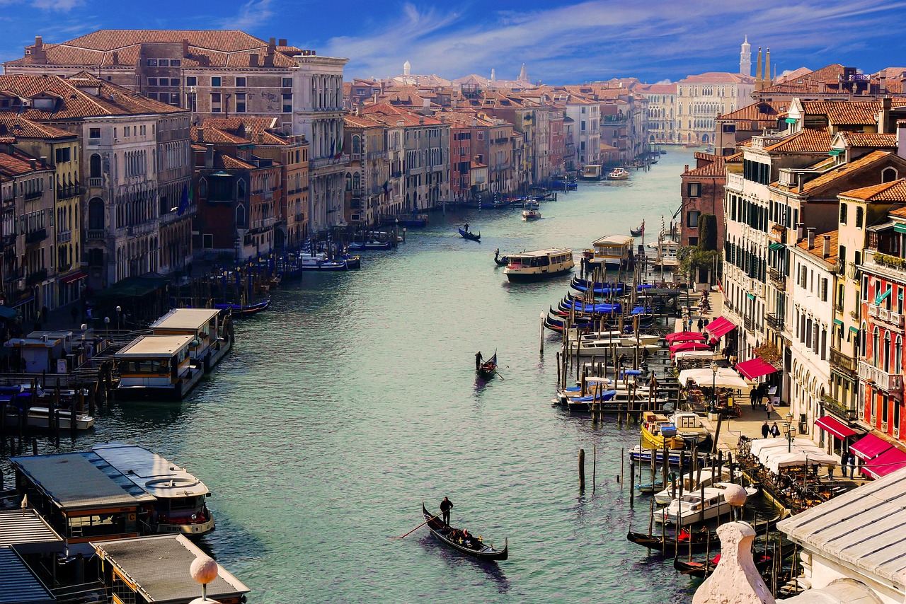 Venice Gondola Ride and City Tour
