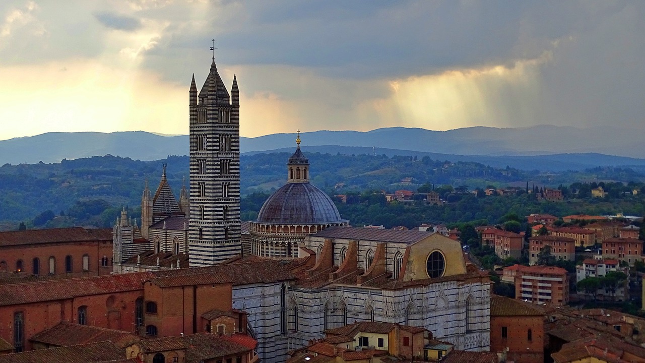 Siena and San Gimignano Wine Tasting Tour