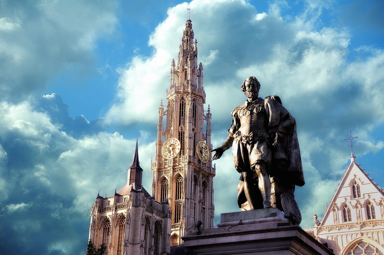 Antwerp Cathedral and Diamond District Tour